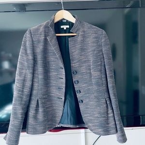 Santorelli blazer size 8 fits more like a size 6